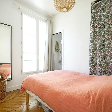 Apartment Superb 2 Room Apt In Paris Paris